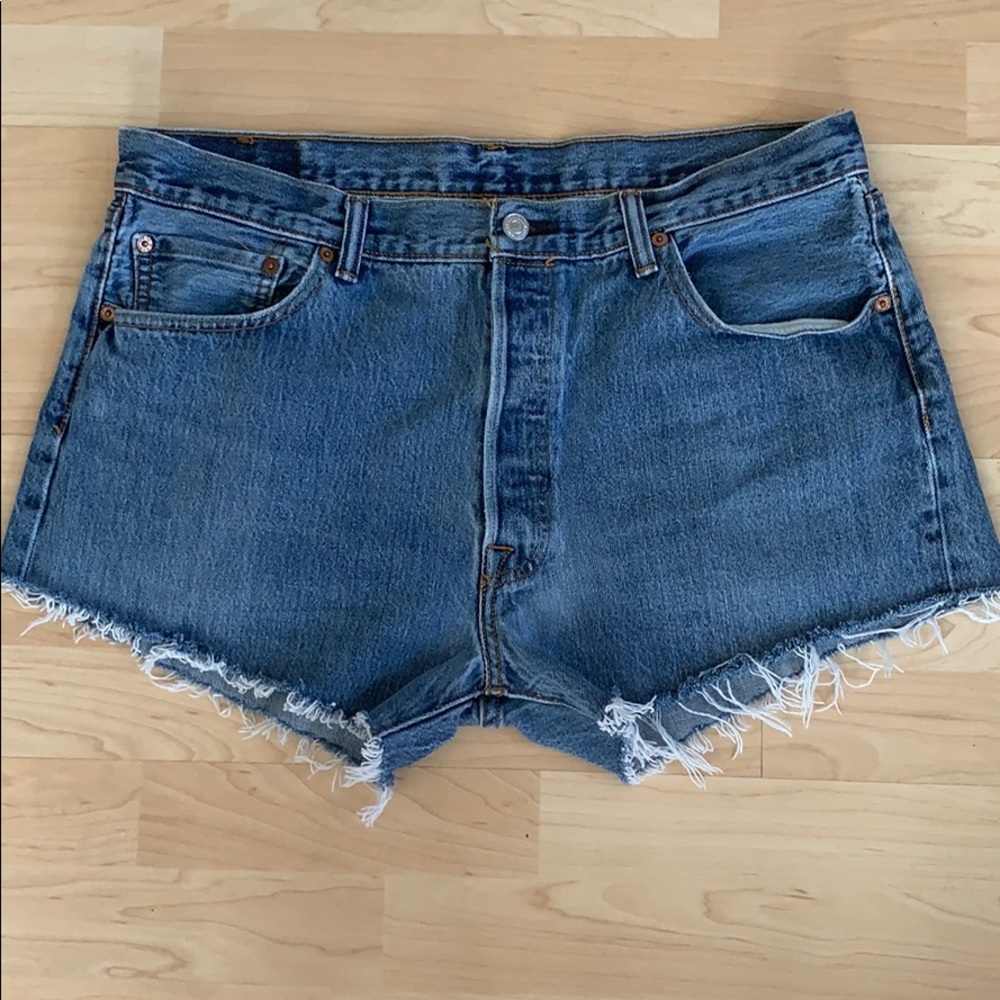Levi’s 501 Cutoff Jean Shorts